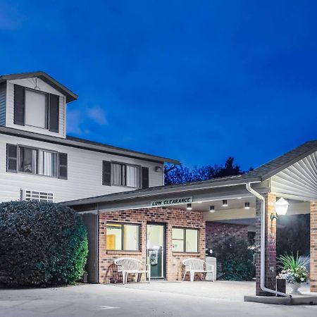 Super 8 By Wyndham Monroe Wi Otel Dış mekan fotoğraf