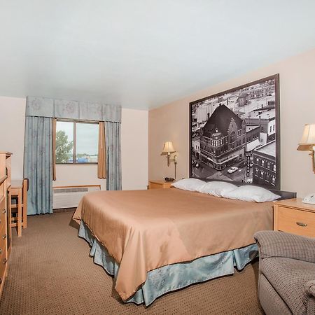 Super 8 By Wyndham Monroe Wi Otel Dış mekan fotoğraf