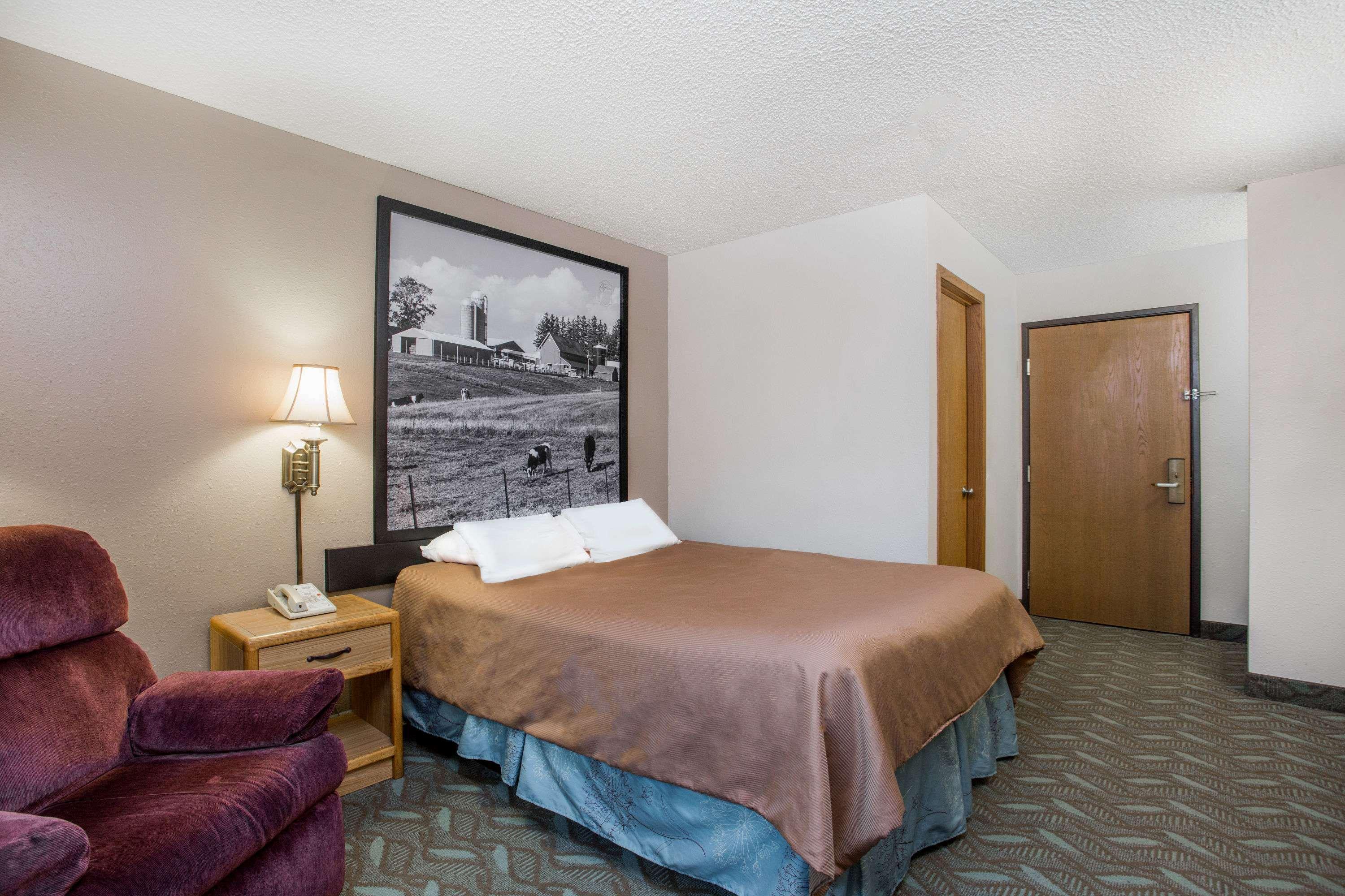 Super 8 By Wyndham Monroe Wi Otel Dış mekan fotoğraf