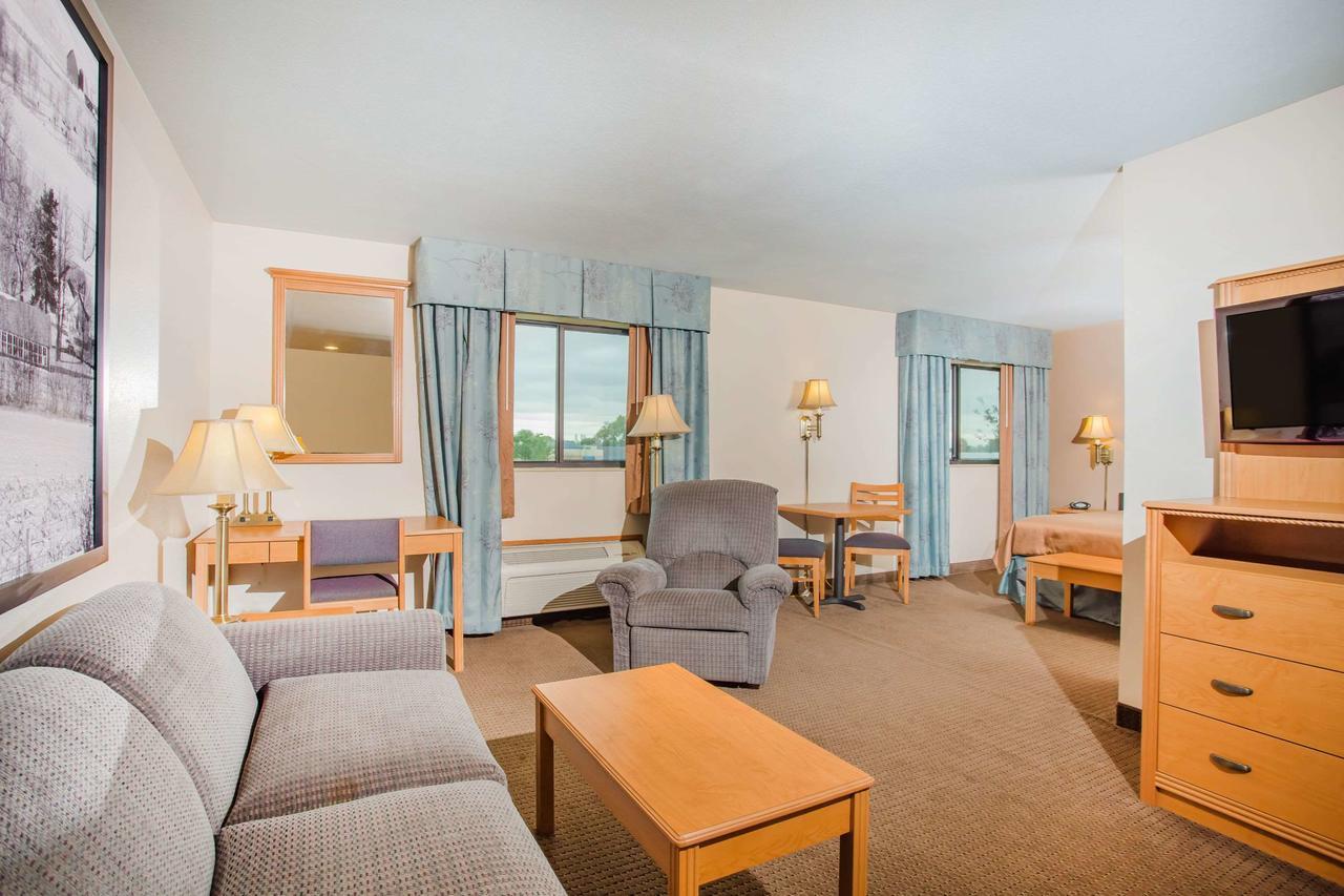 Super 8 By Wyndham Monroe Wi Otel Dış mekan fotoğraf