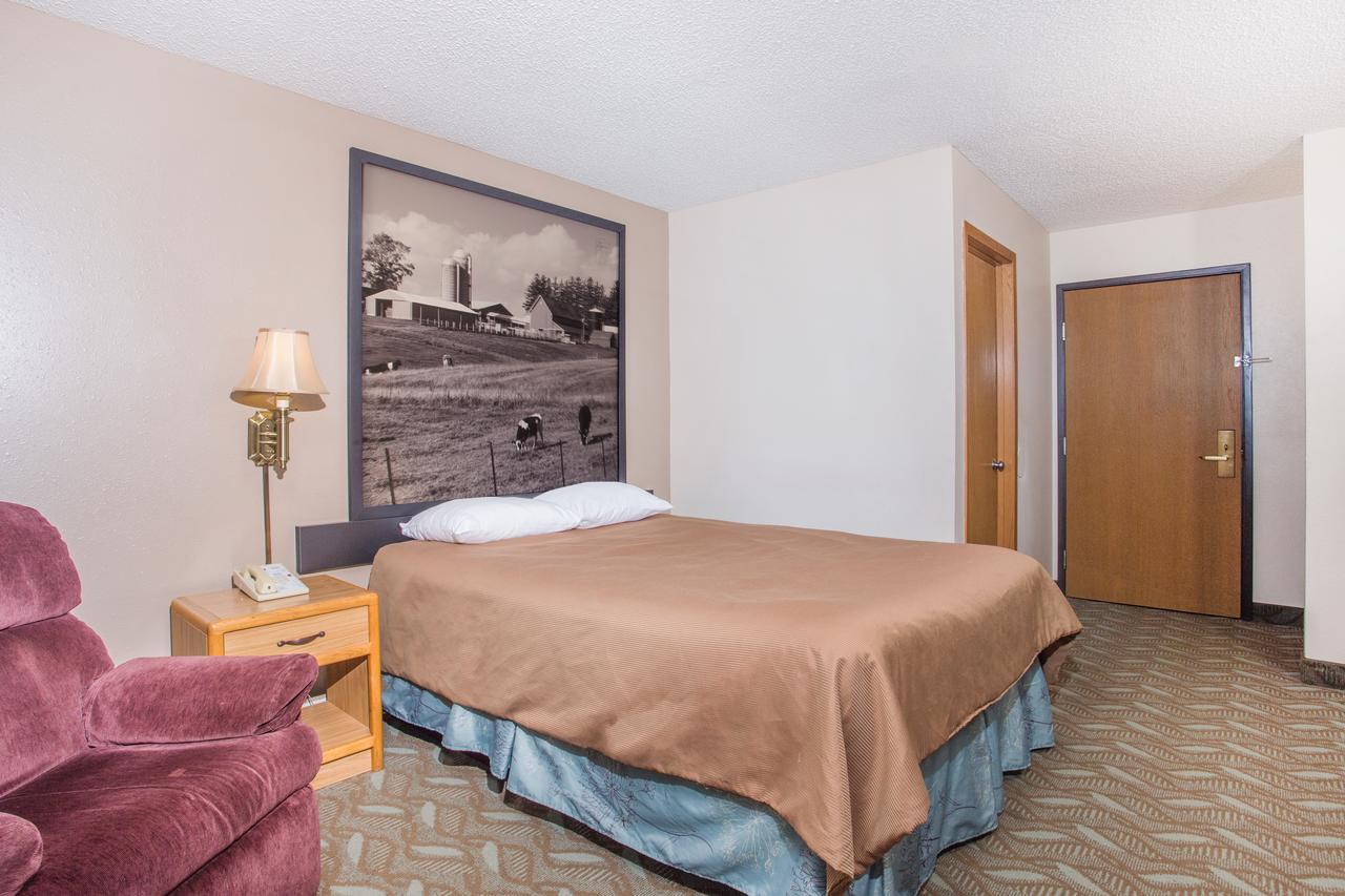 Super 8 By Wyndham Monroe Wi Otel Dış mekan fotoğraf