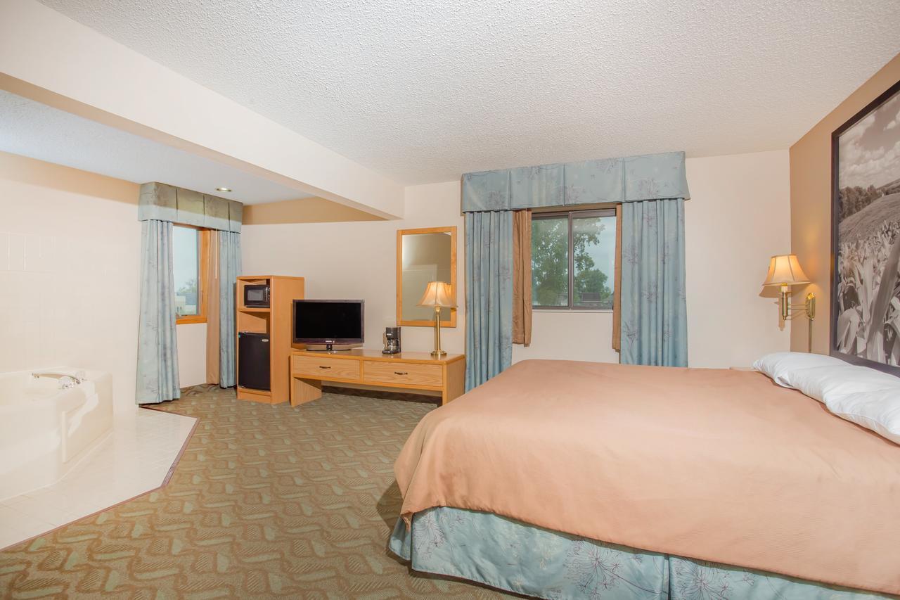 Super 8 By Wyndham Monroe Wi Otel Dış mekan fotoğraf